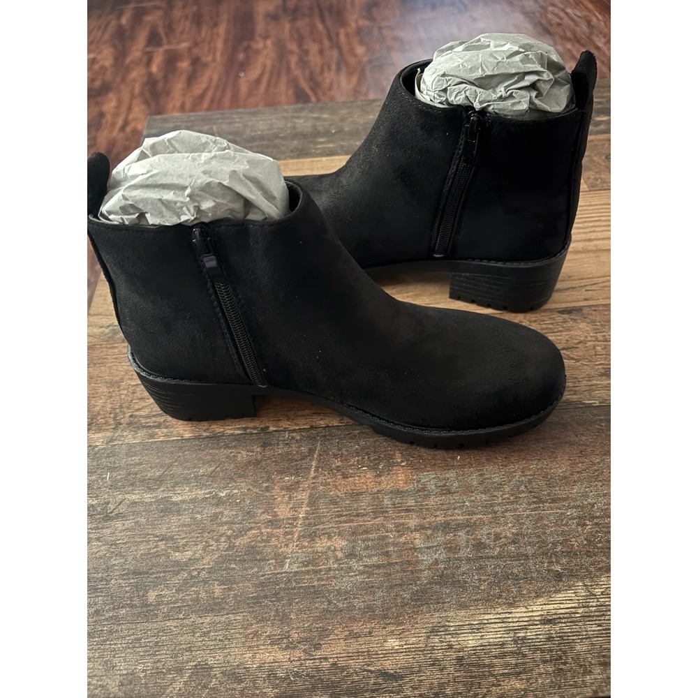 PrettyLittleThing Black Faux Suede Zip Ankle Boots Size 7 Lug Sole Bootie NEW - Picture 4 of 6